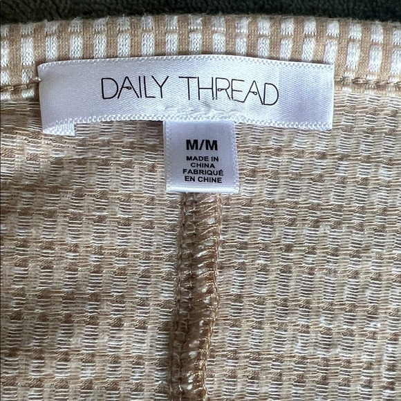 Beige Knotted Tee - Picture 6 of 7